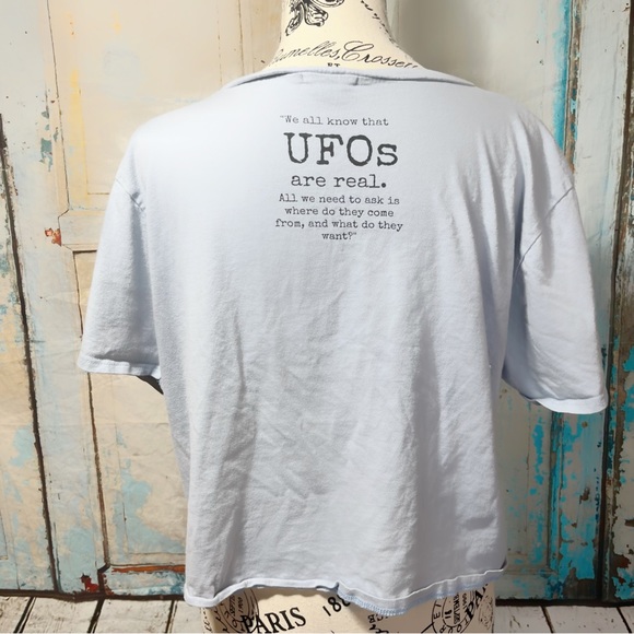 ⭐️3 for $11⭐️ 5 for $15 ⭐️ Women's Local Lab crop tee - Picture 3 of 3